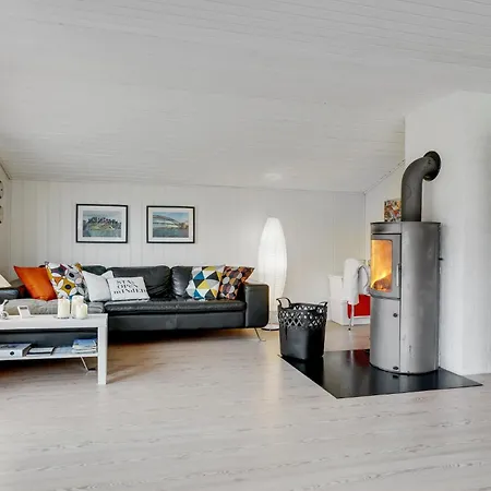 With Fireplace I *