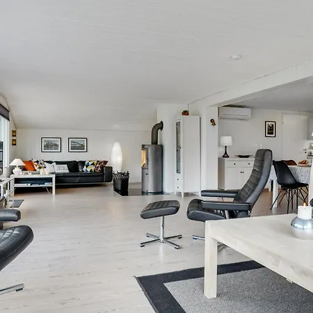 3 Bedroom Cozy In * Jerup