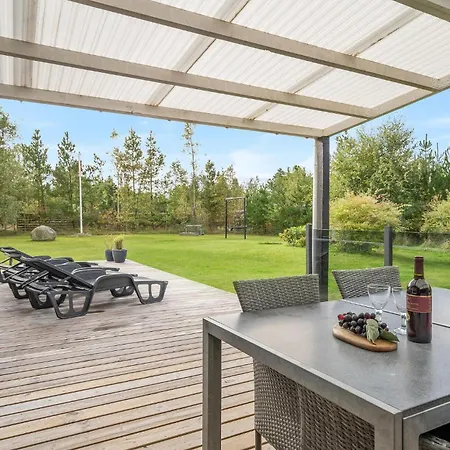 3 Bedroom Cozy In Holiday home Jerup